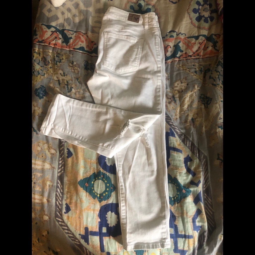 White crop pants from American eagle outfitters
